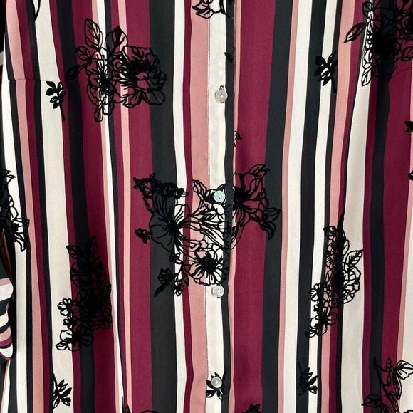 Chenault Women’s Floral Striped Button Down 2X - Picture 2 of 11
